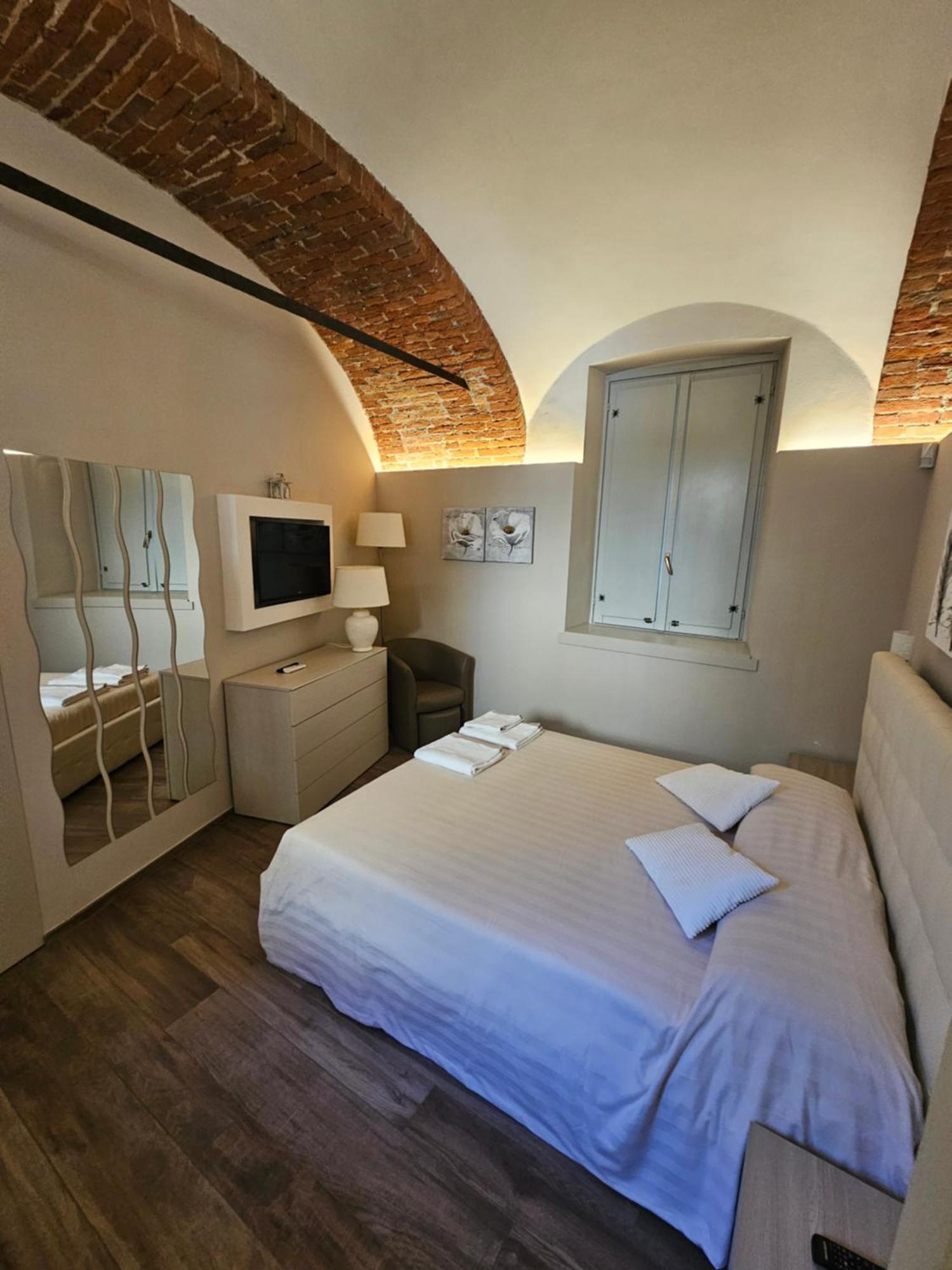 Ferienwohnung Bilocale In Centro Storico! Alba  Exterior foto